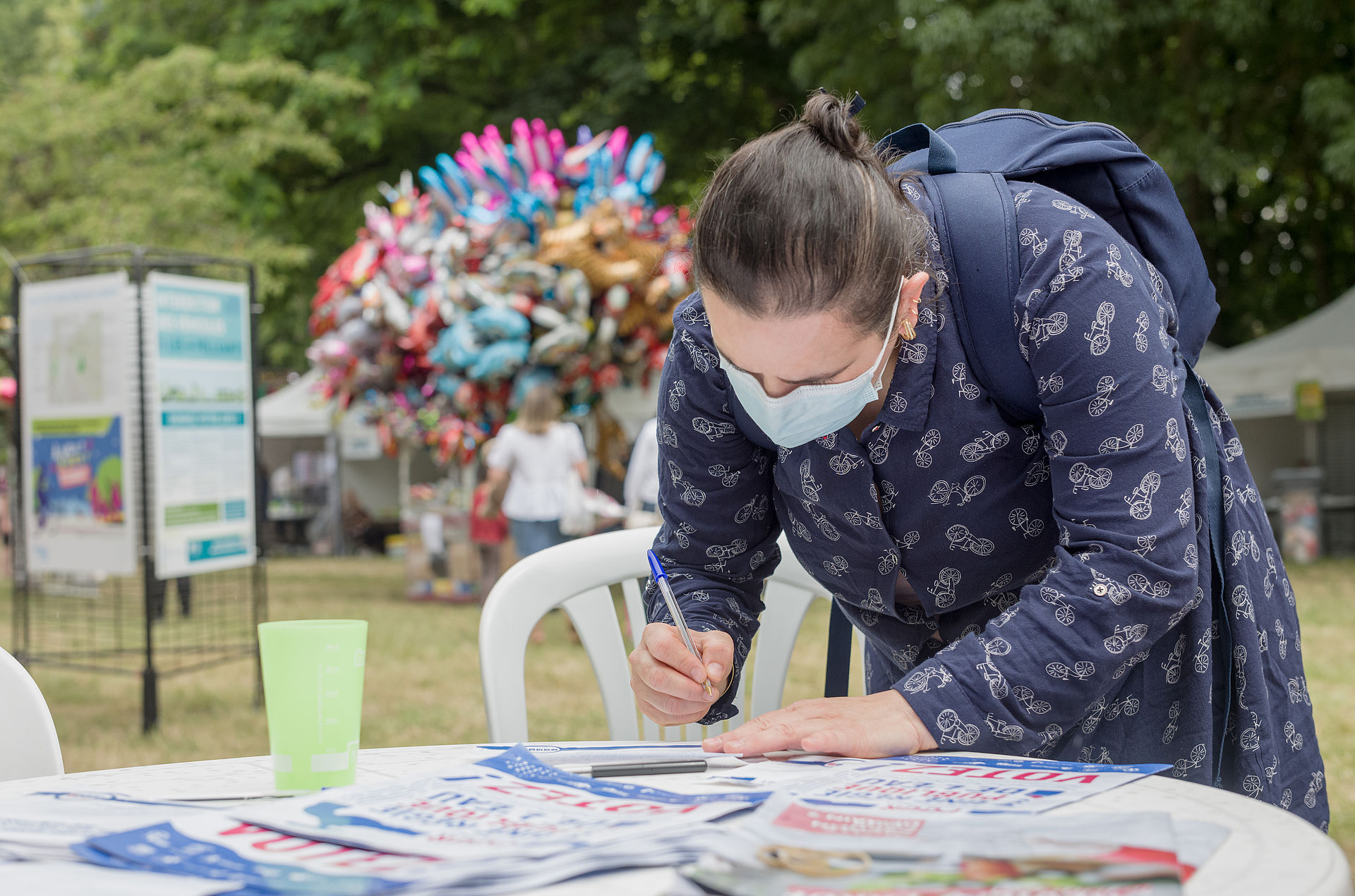 Temps de votation citoyenne au parc départemental Petit le Roy à l'occasion des Planches - Agrandir l'image, .JPG 424Ko (fenêtre modale)