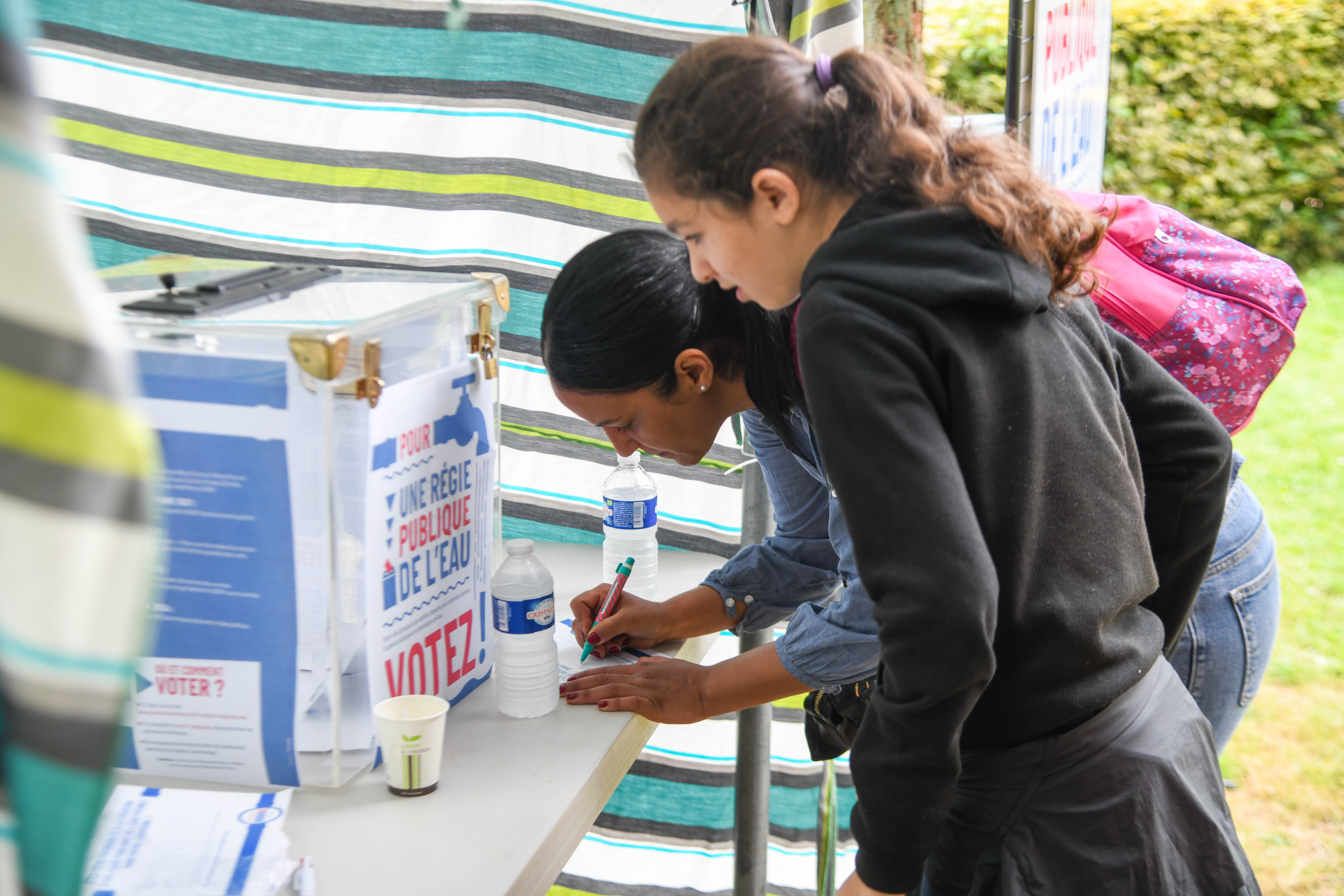 Temps de votation citoyenne au parc départemental Petit le Roy - Agrandir l'image, .JPG 1,98Mo (fenêtre modale)